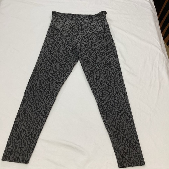 Yummie by Heather Thomson Pants Womens Size L Black & Gray Design w/Stretch - Picture 1 of 5